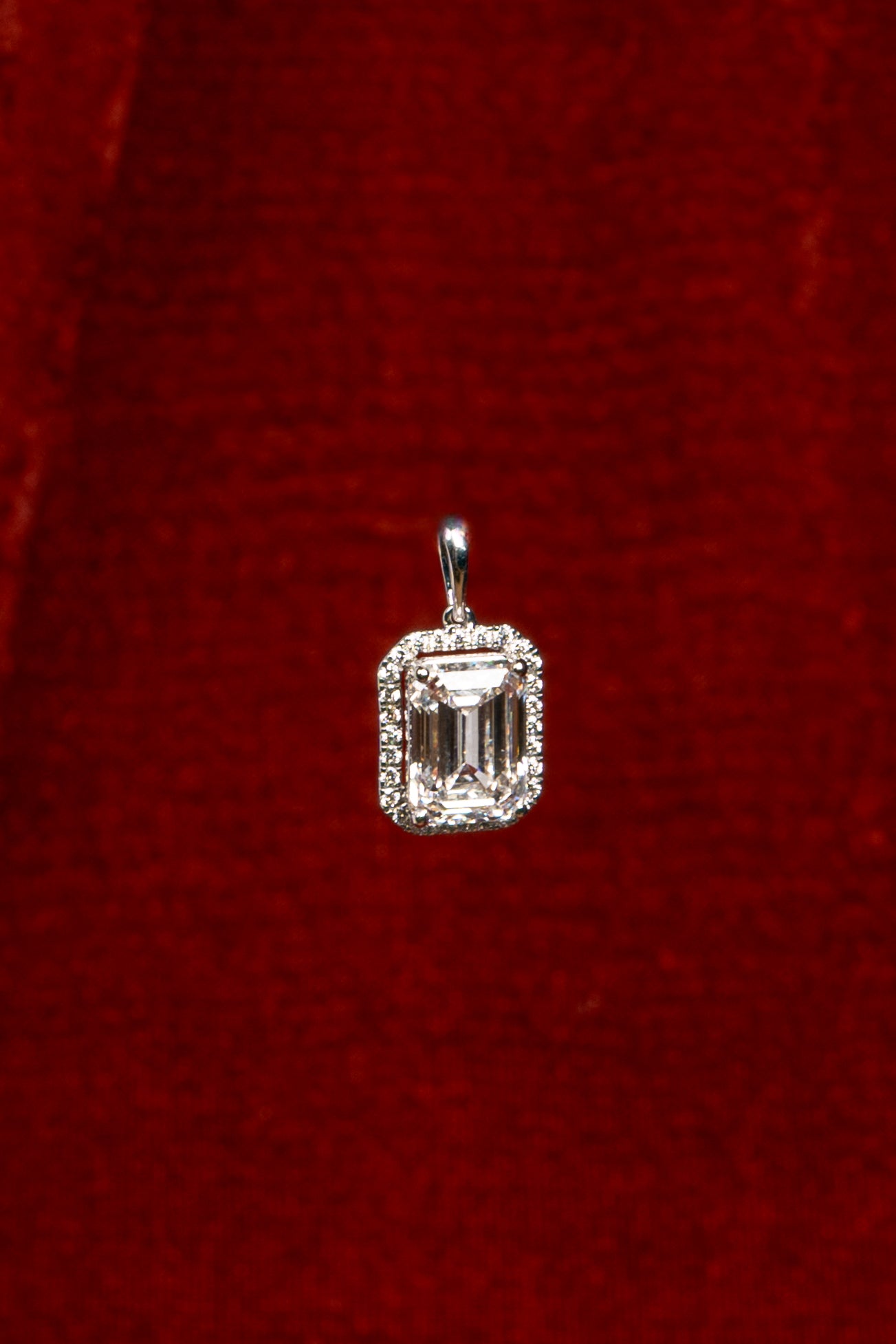 Lumière Halo Rectangular Pendant