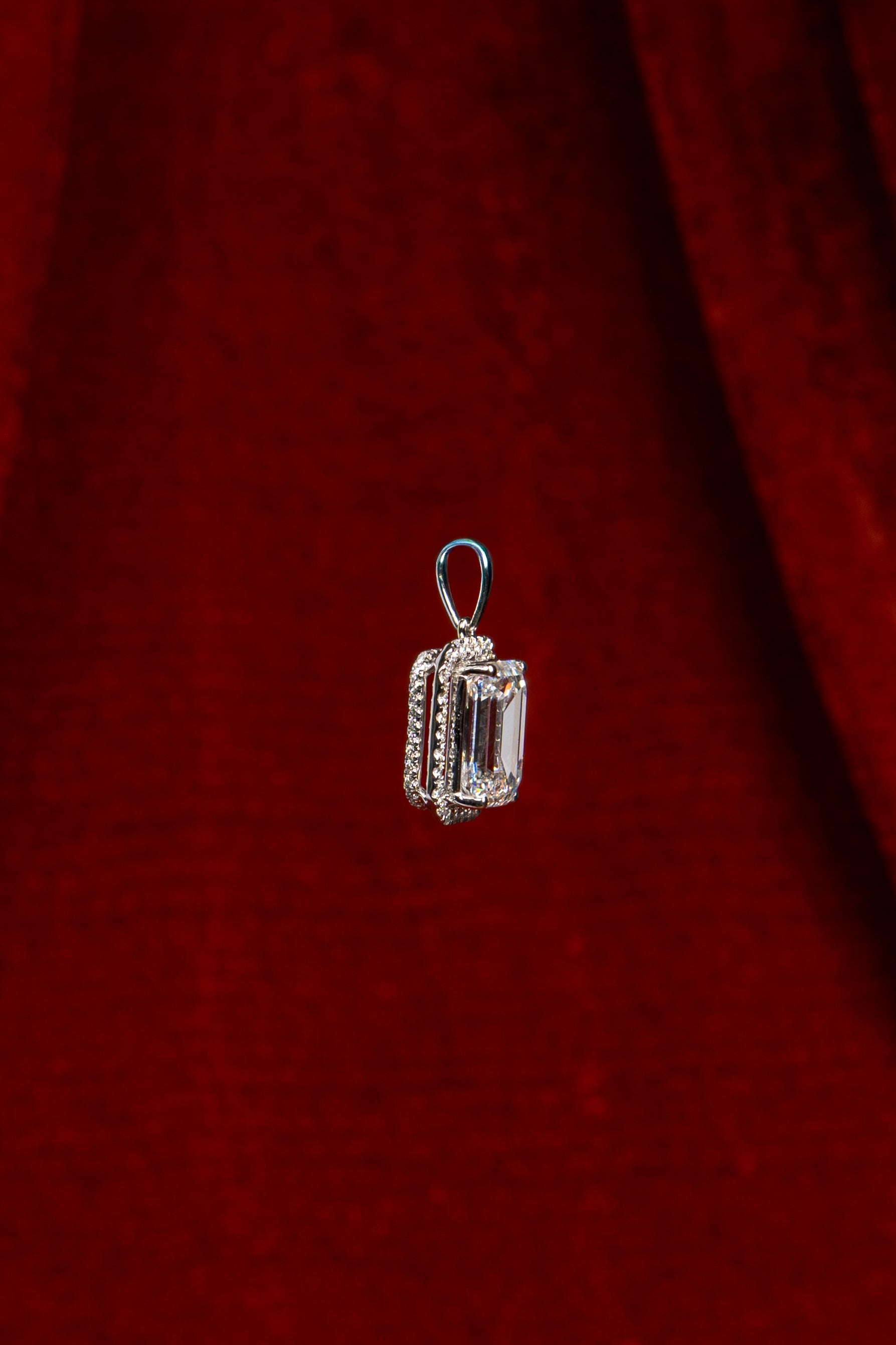 Lumière Halo Rectangular Pendant