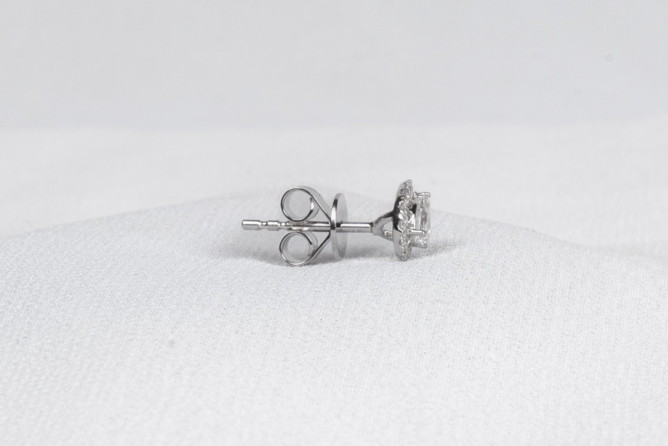 Halo Diamond Tops for Women | Round Sparkle Studs