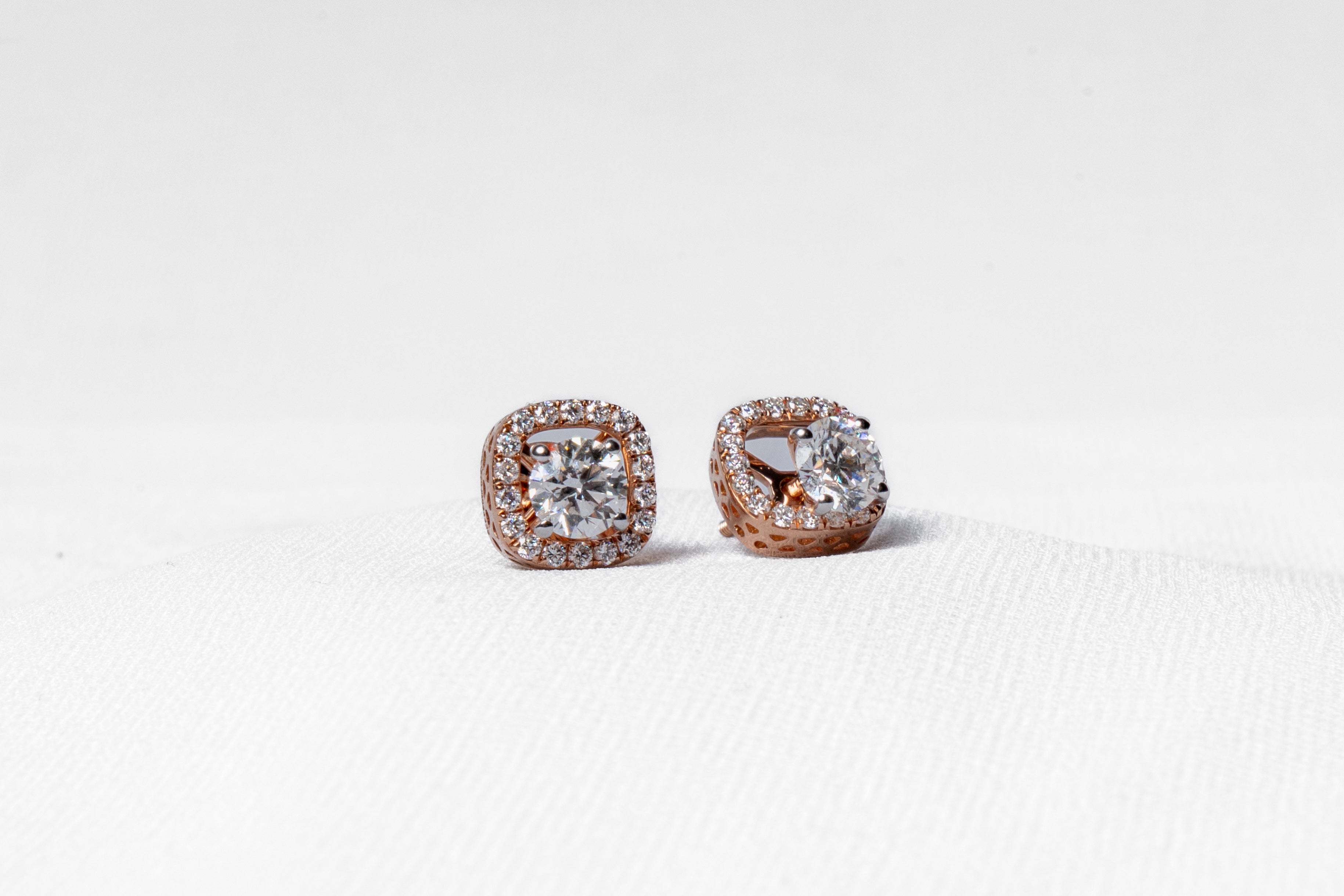 Cushion Halo Diamond Tops