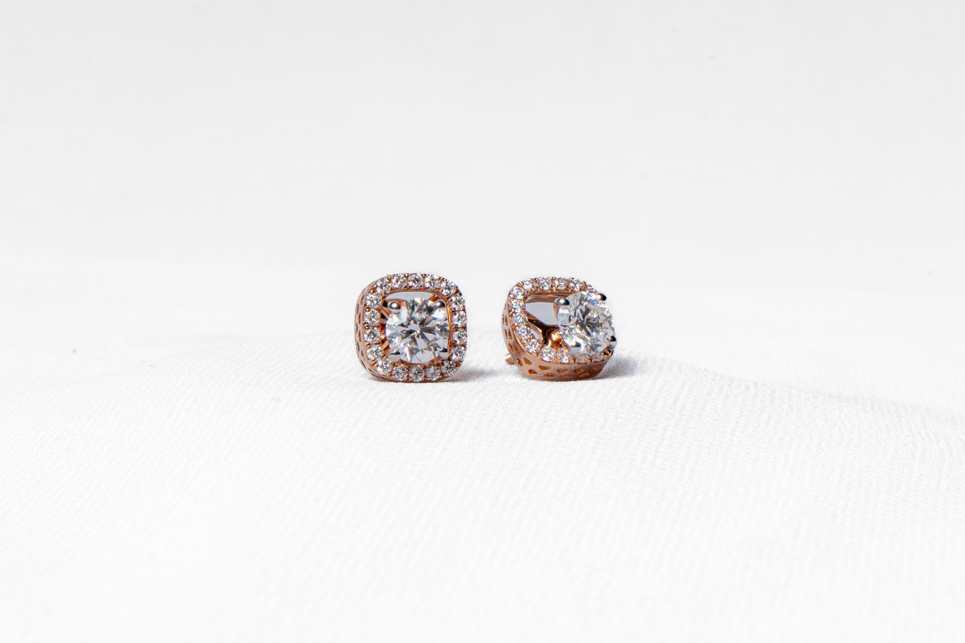 Cushion Halo Diamond Tops