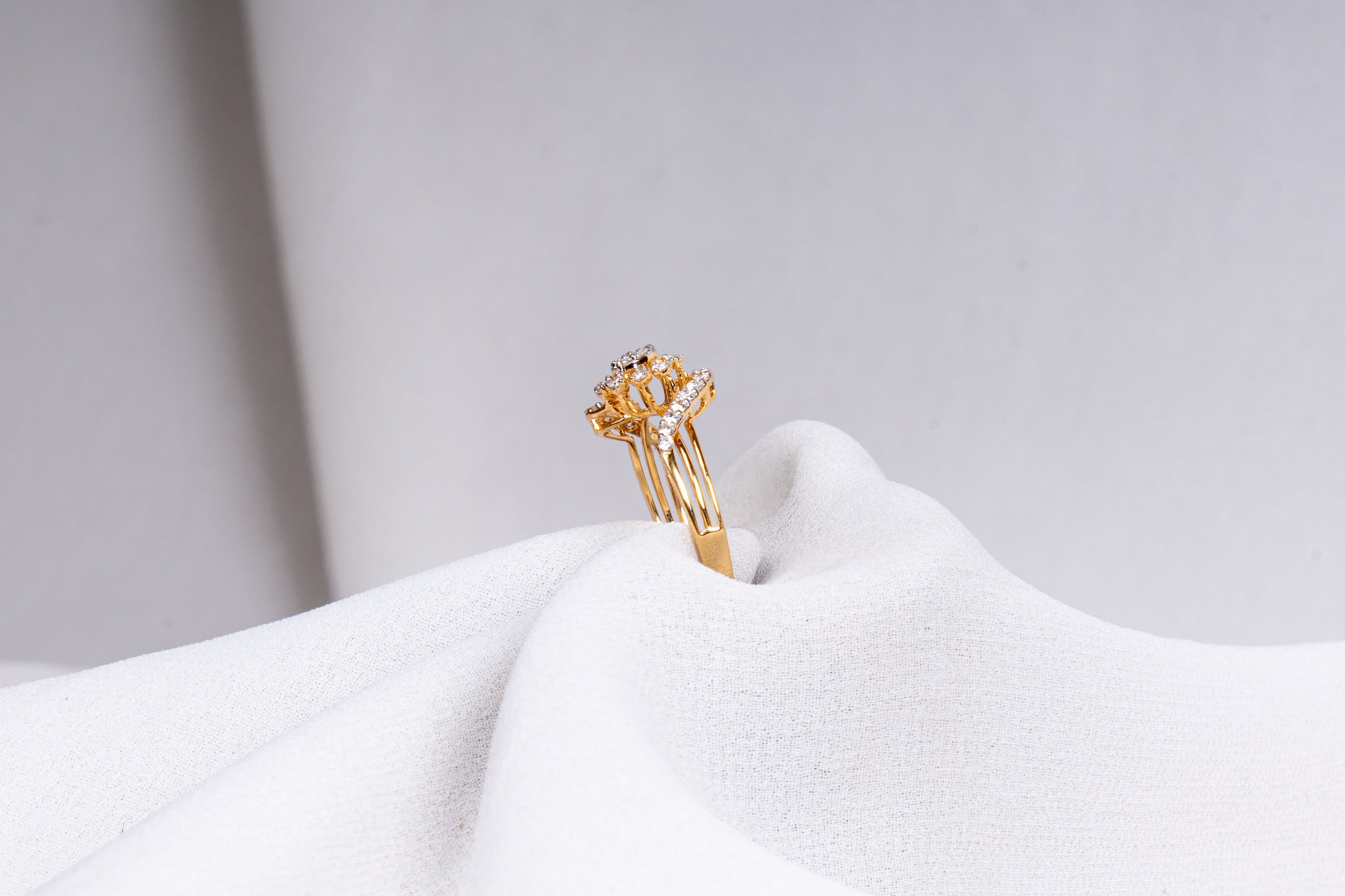 Blooming Spark Diamond Ring