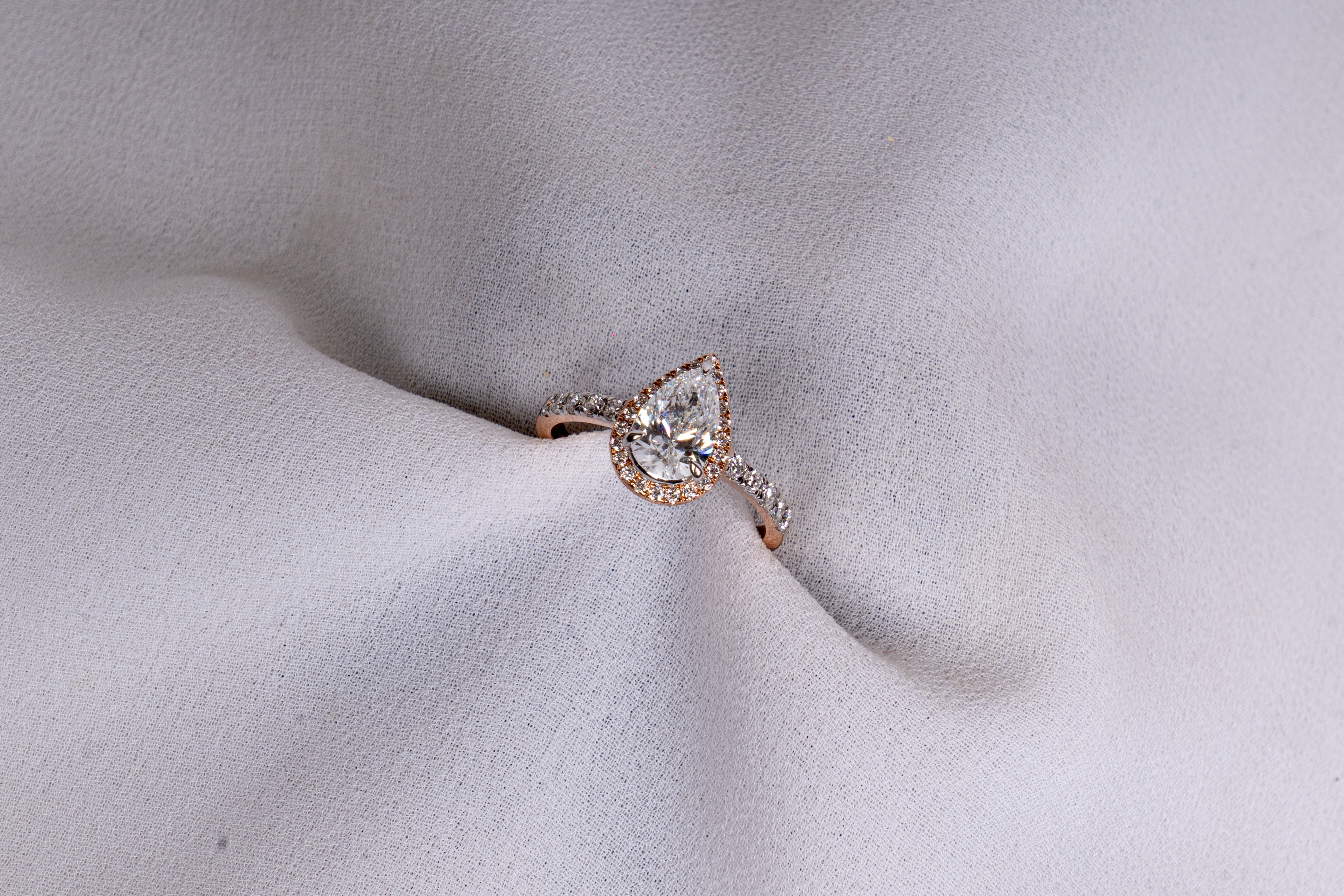 Radiant Dewdrop Halo Ring