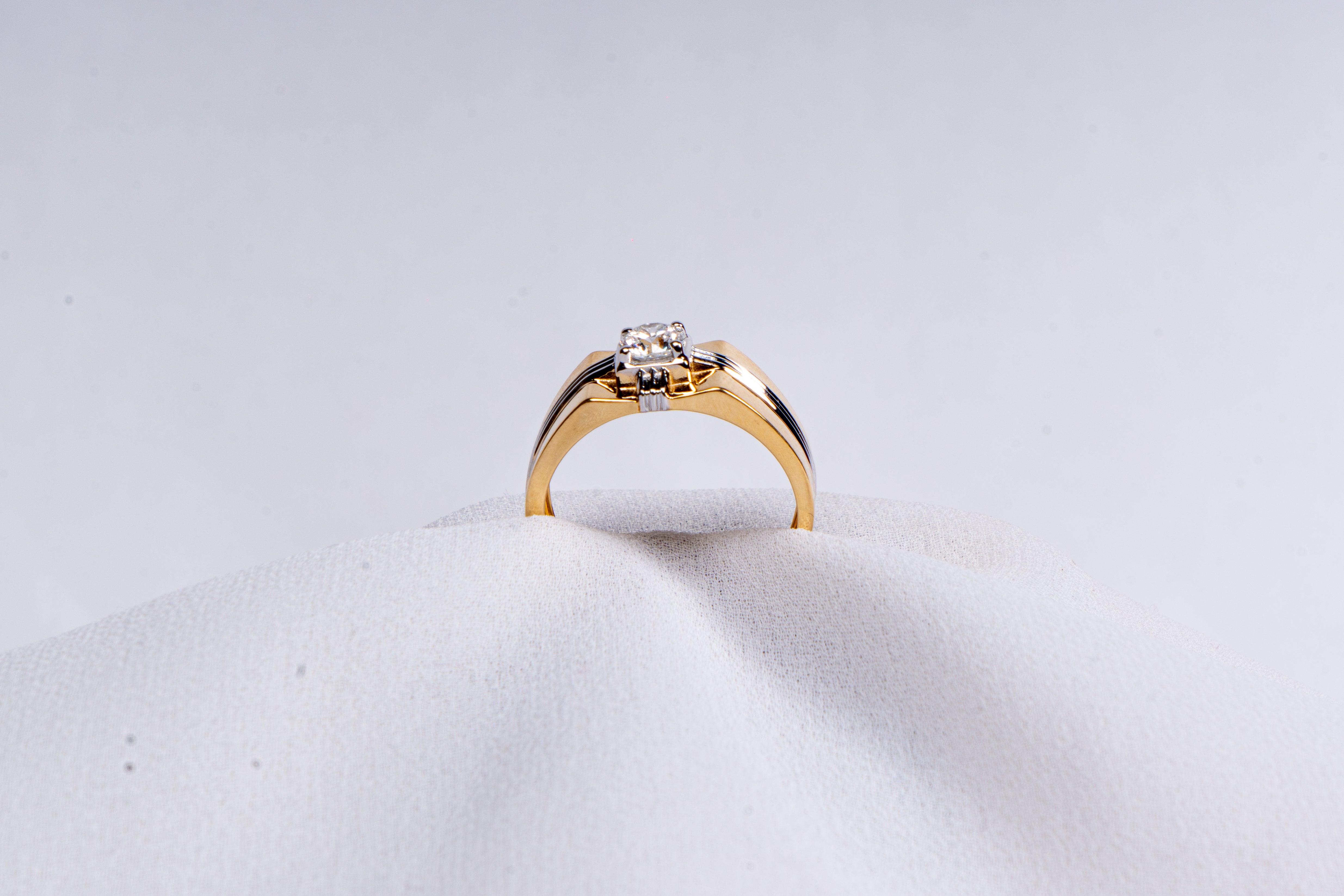 Aurevon Crest Solitaire Ring