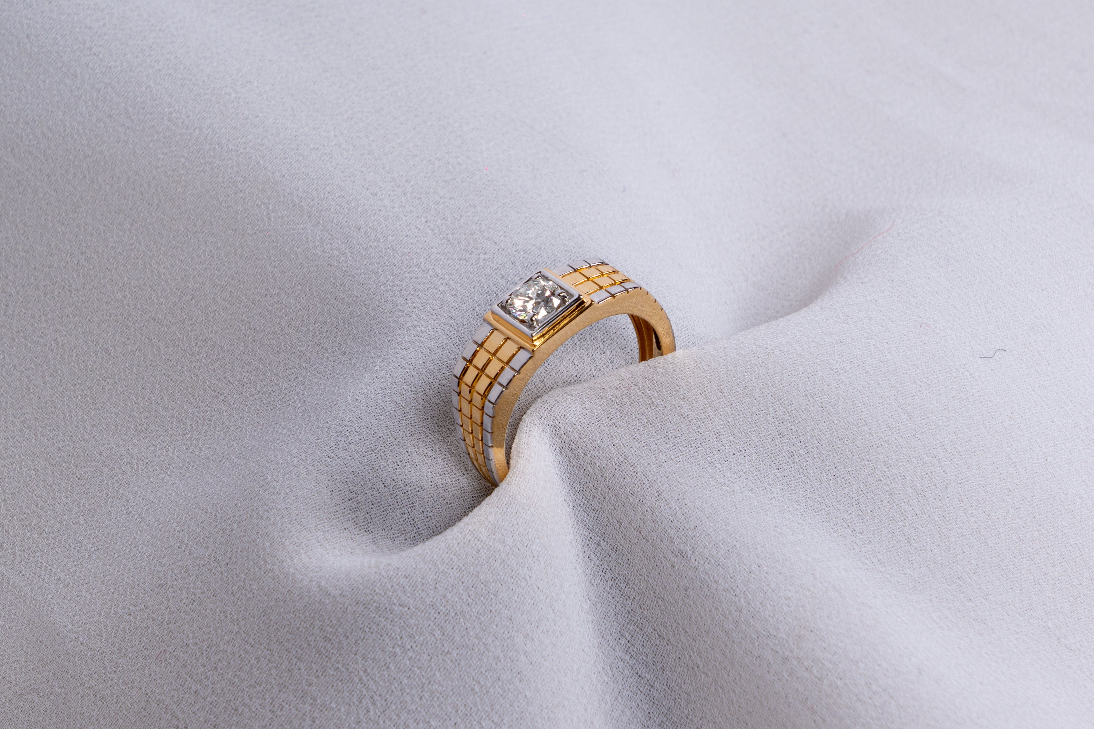 Gridline Royale Solitaire Ring