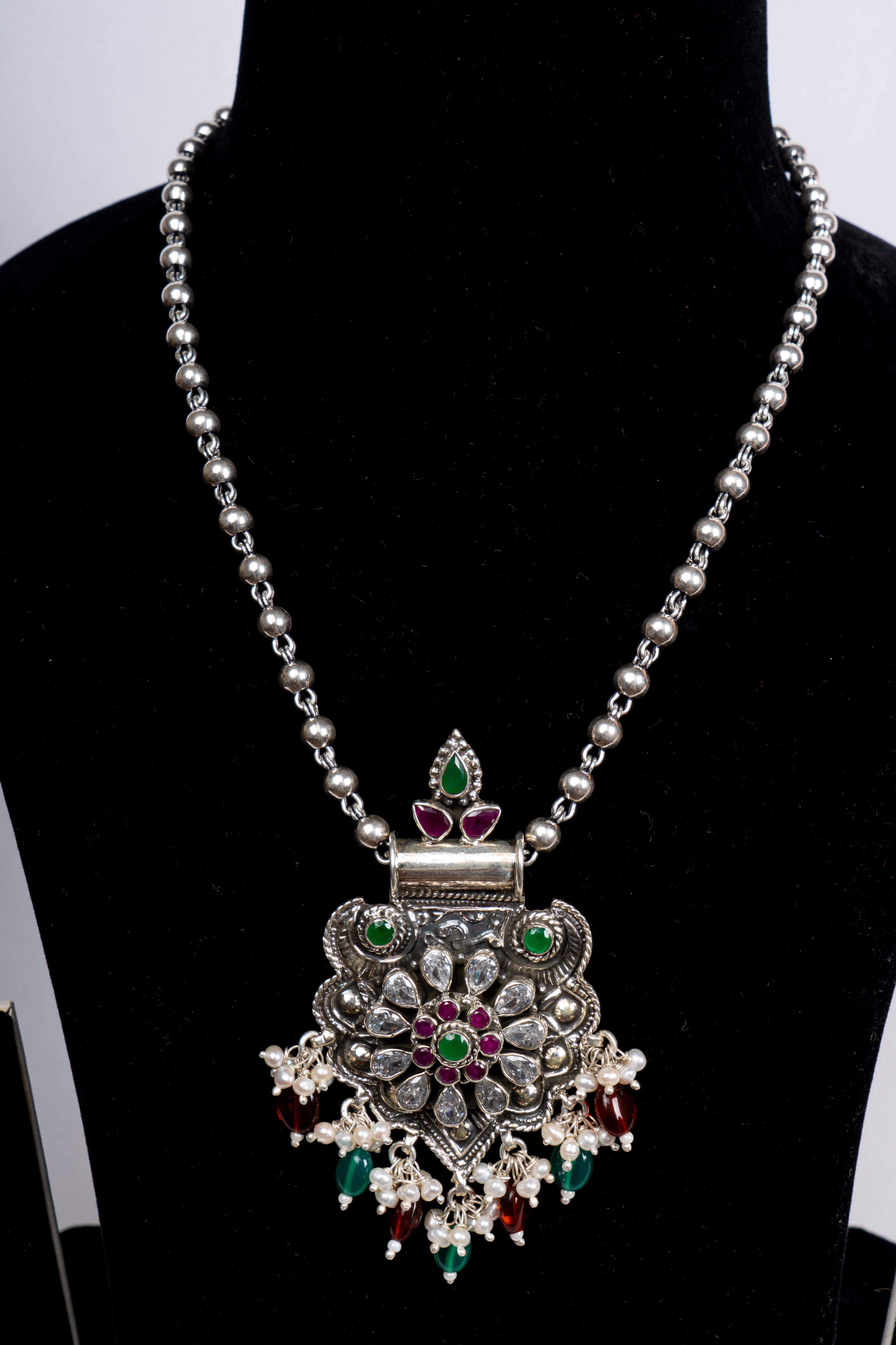 Roselle Bloom Oxidized Pendant Necklace Set