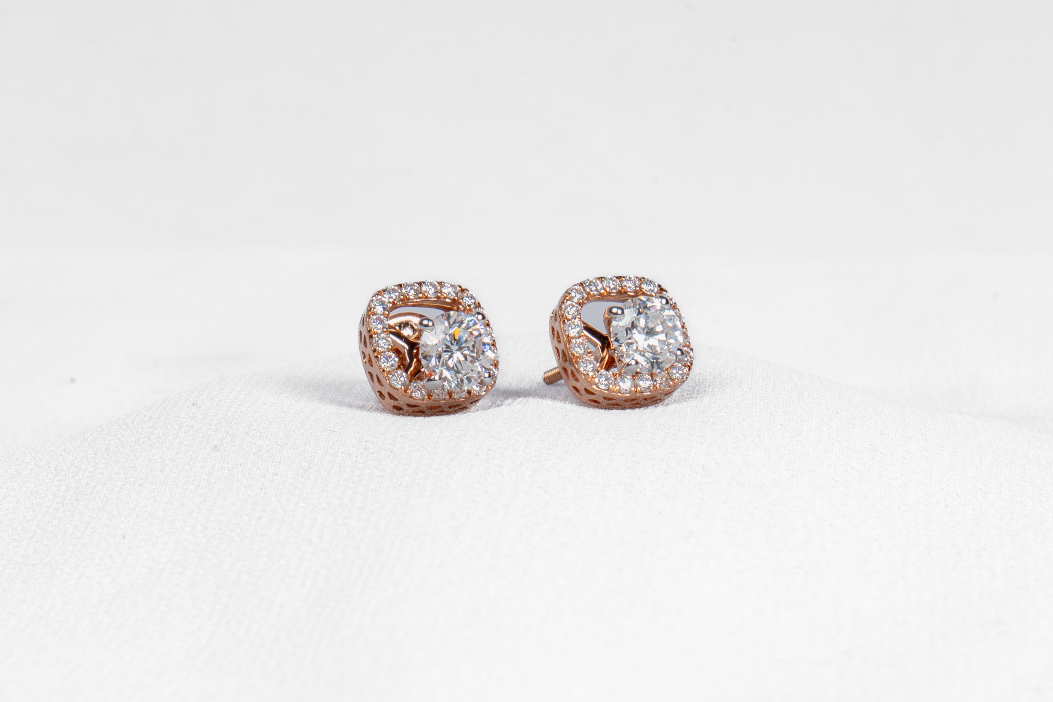 Cushion Halo Diamond Tops