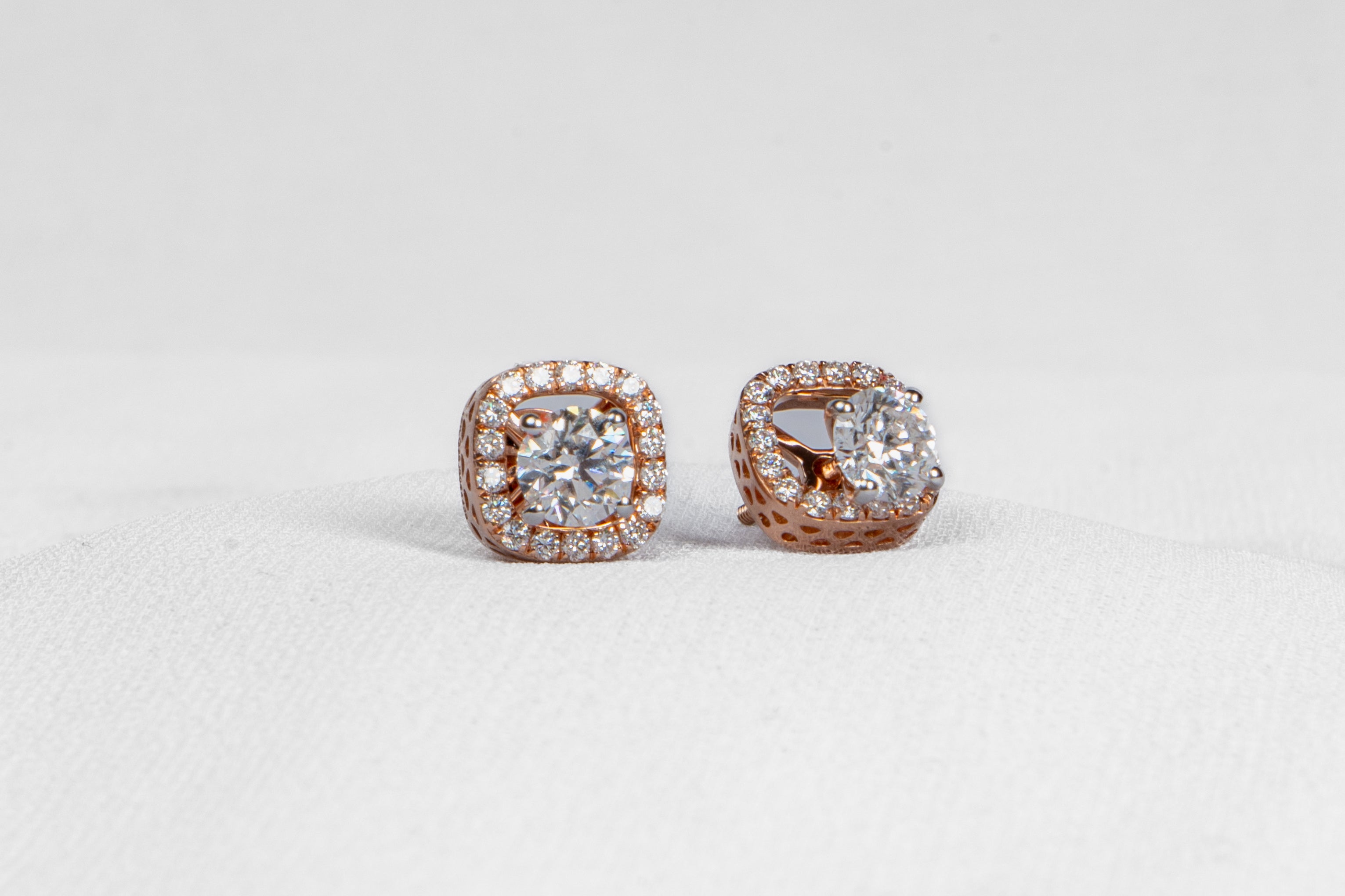 Cushion Halo Diamond Tops