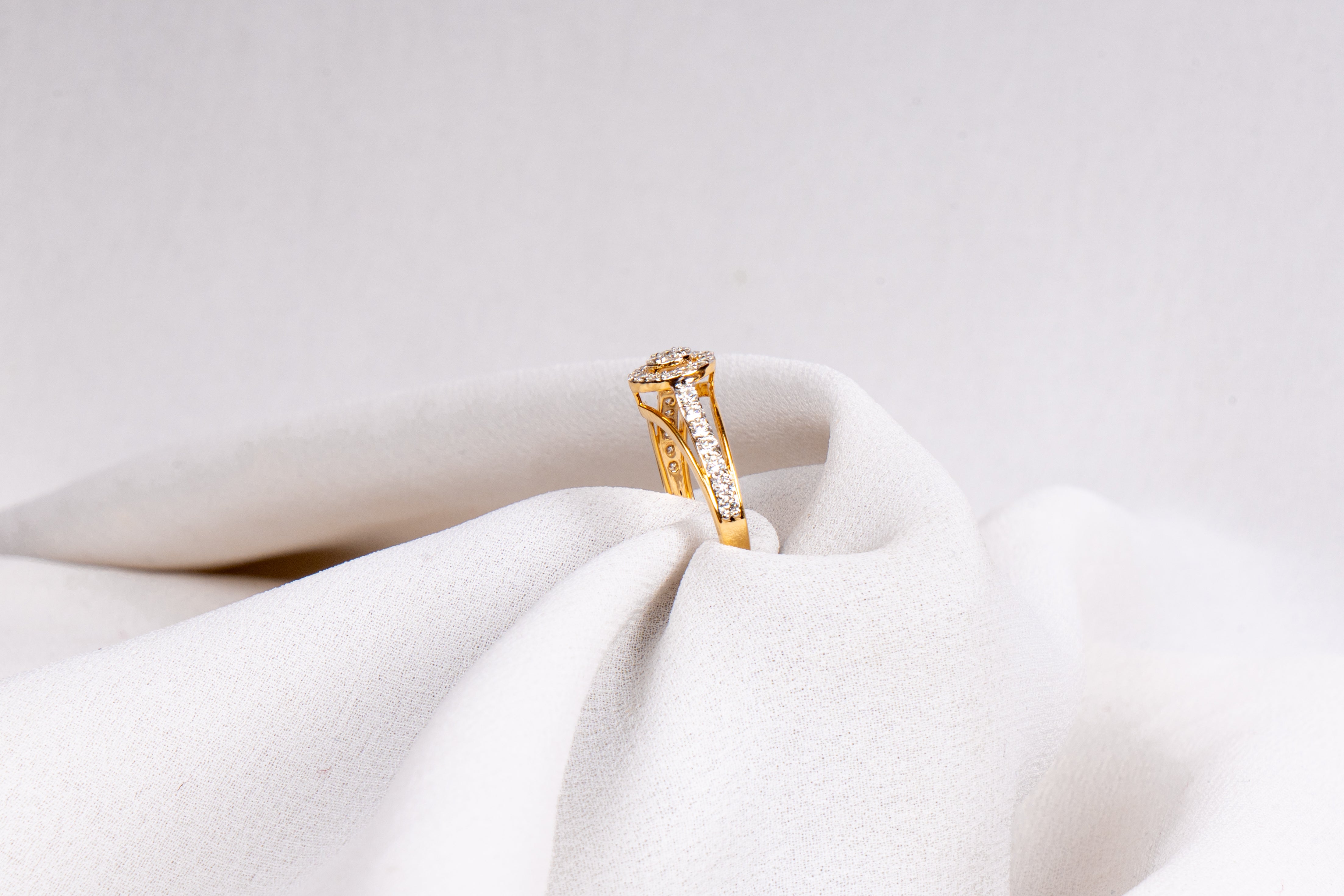 Round Halo Engagement Ring