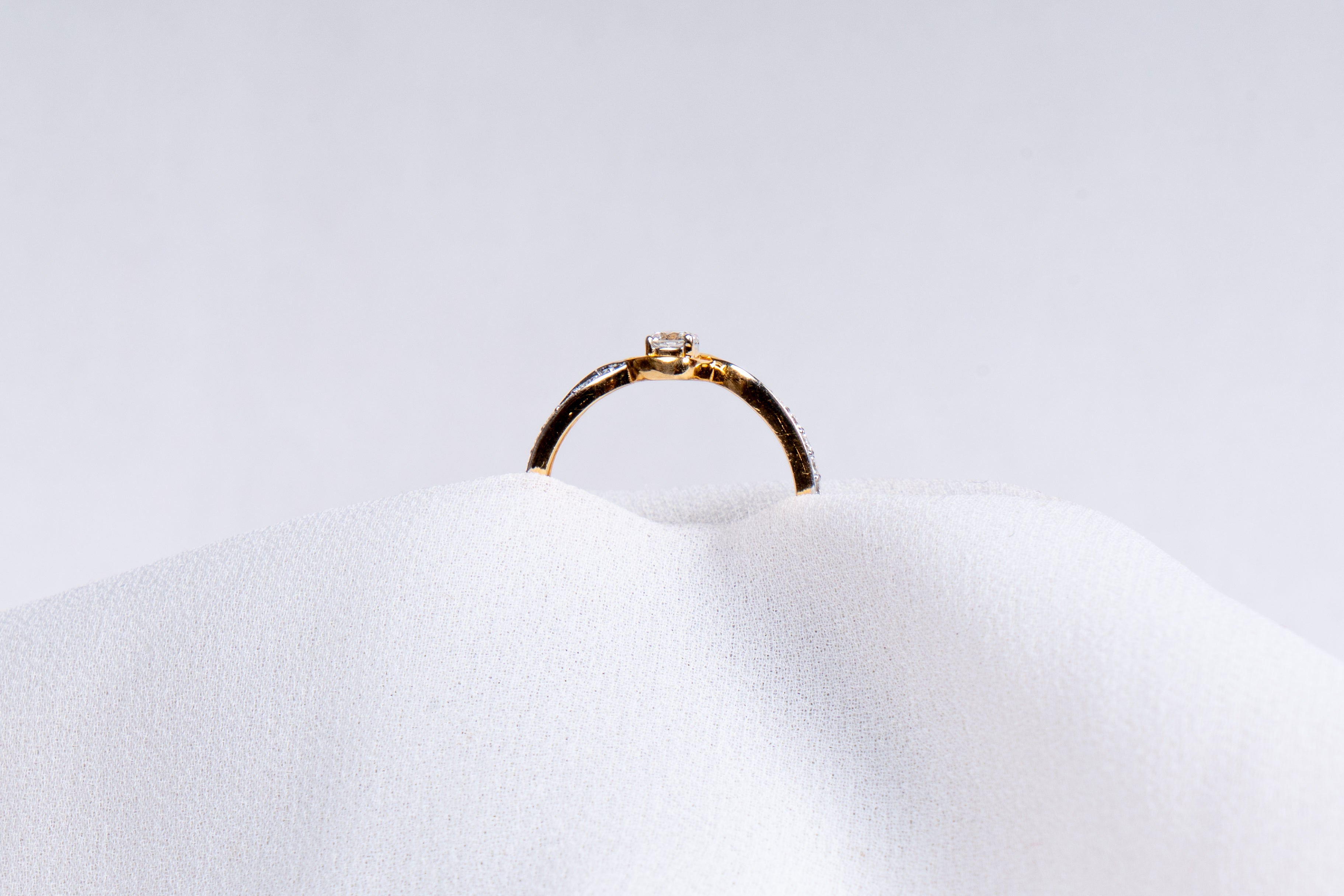 Minimal Diamond Ring