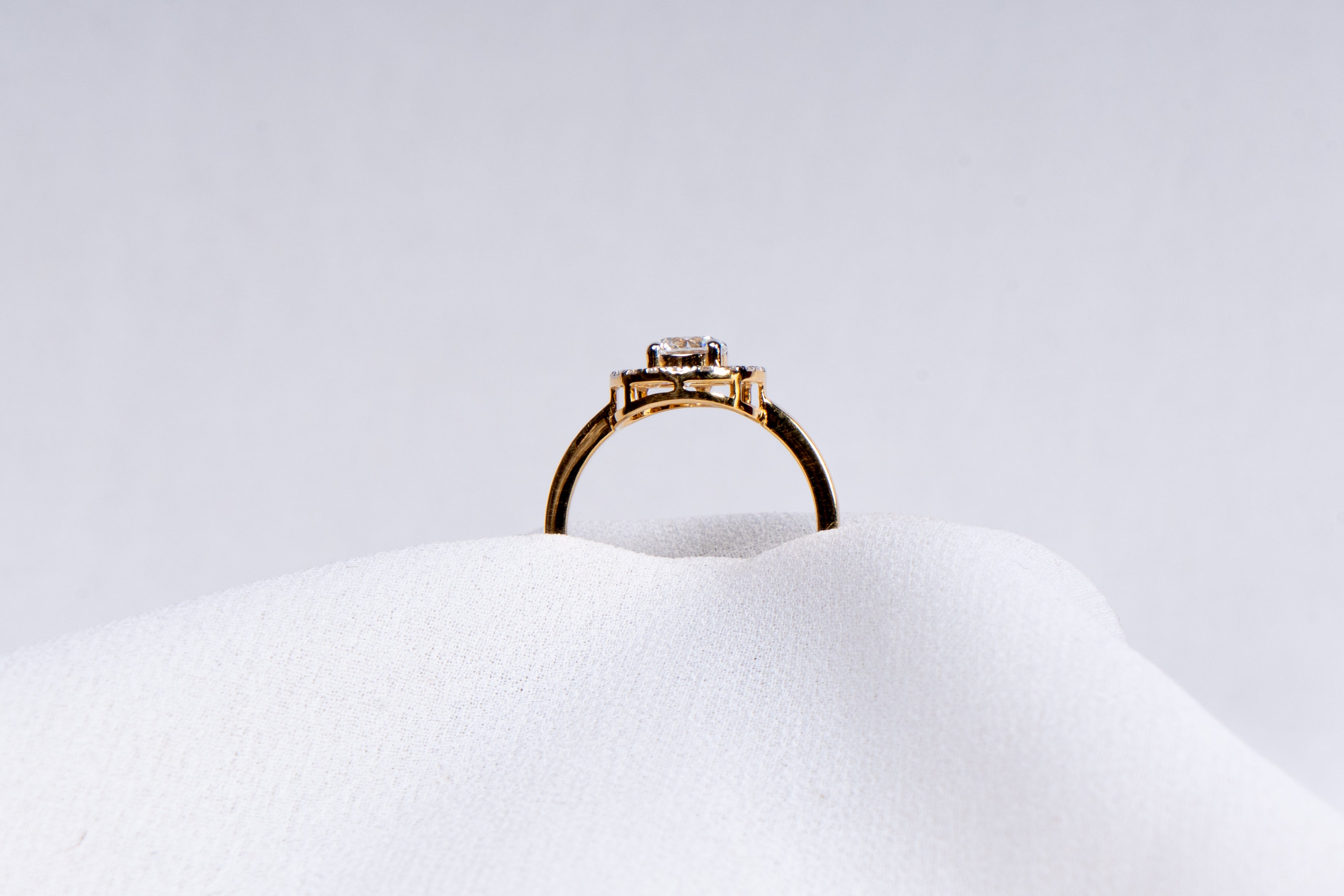 Luna Grace Halo Ring