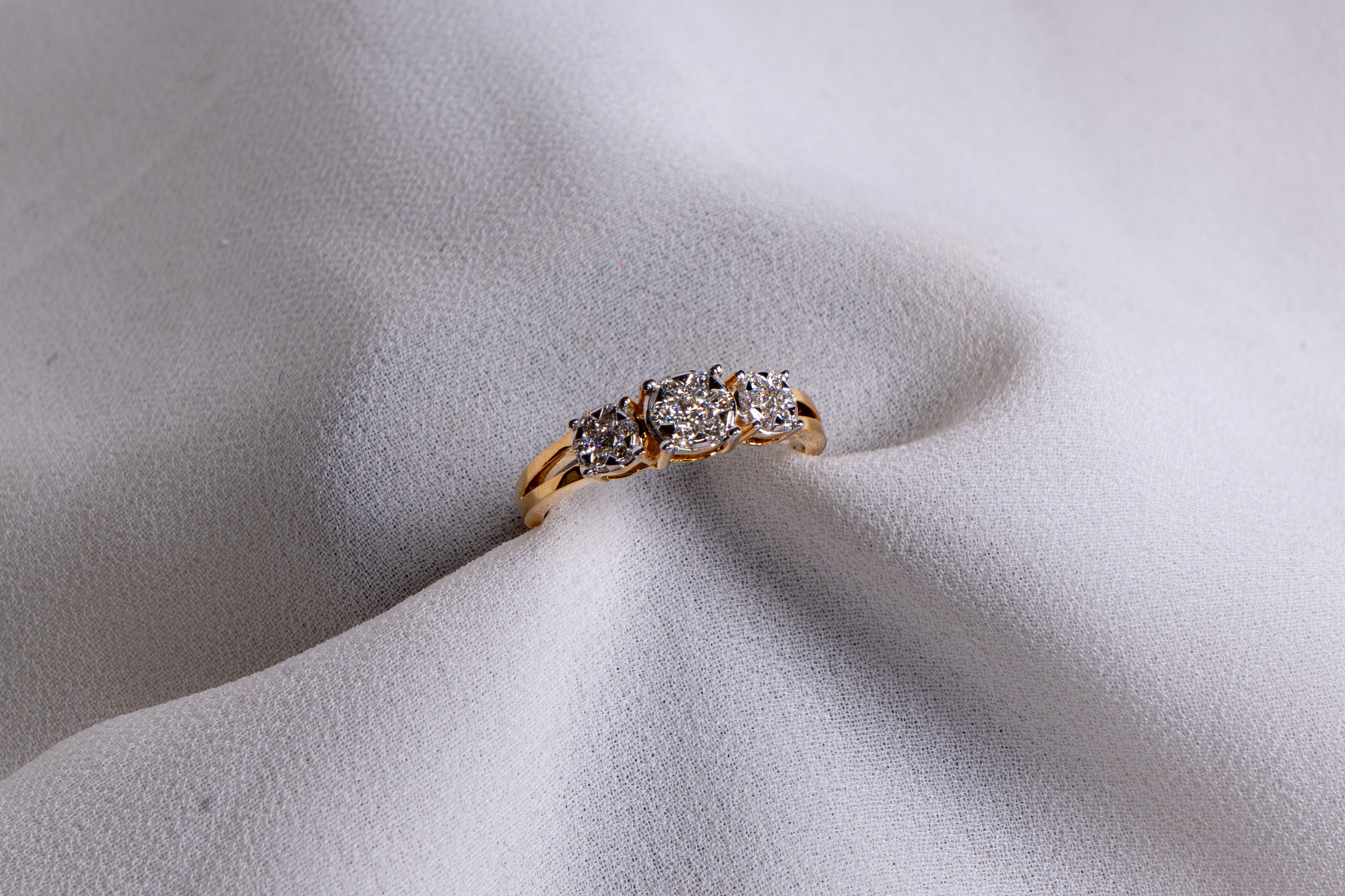 DIAMOND SOLITAIRE RING