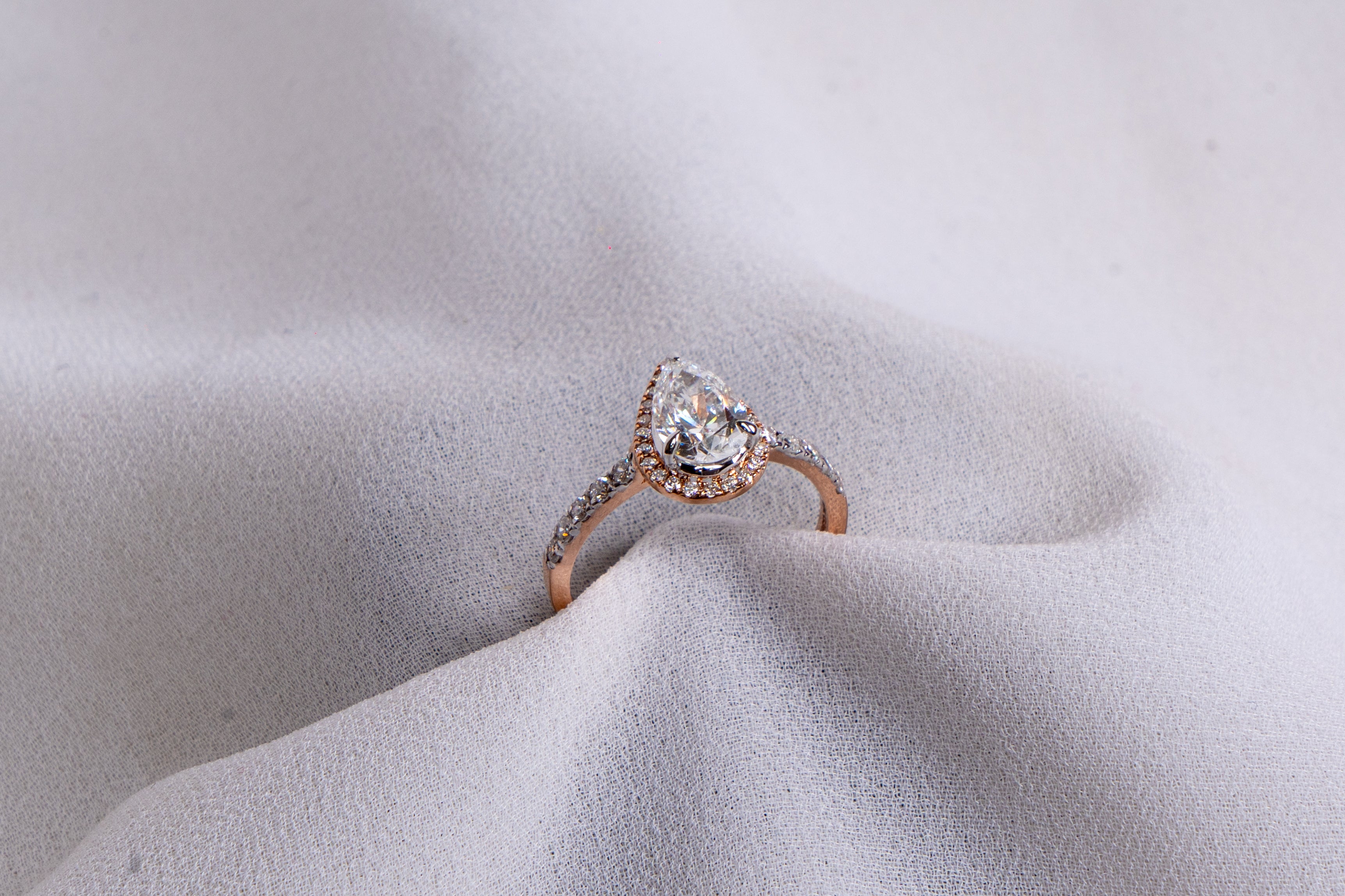 Radiant Dewdrop Halo Ring