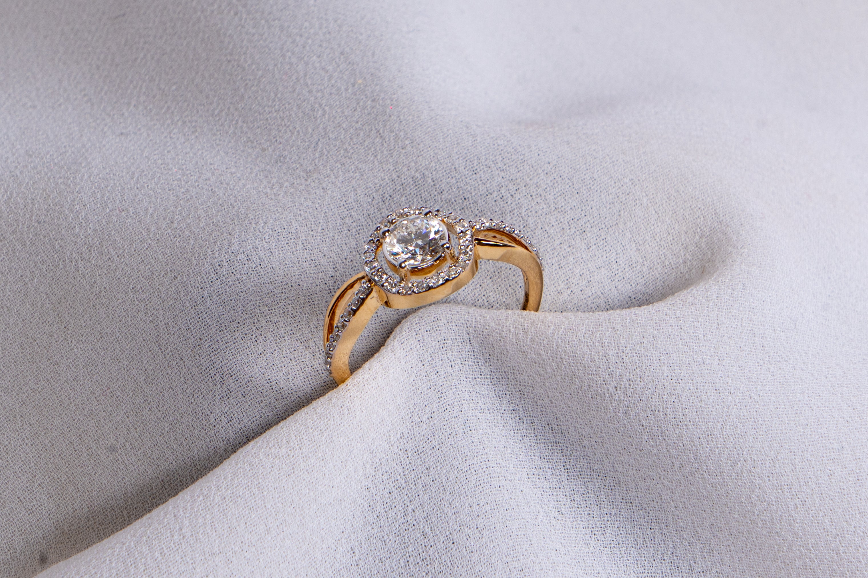 Elegant Spark Halo Ring