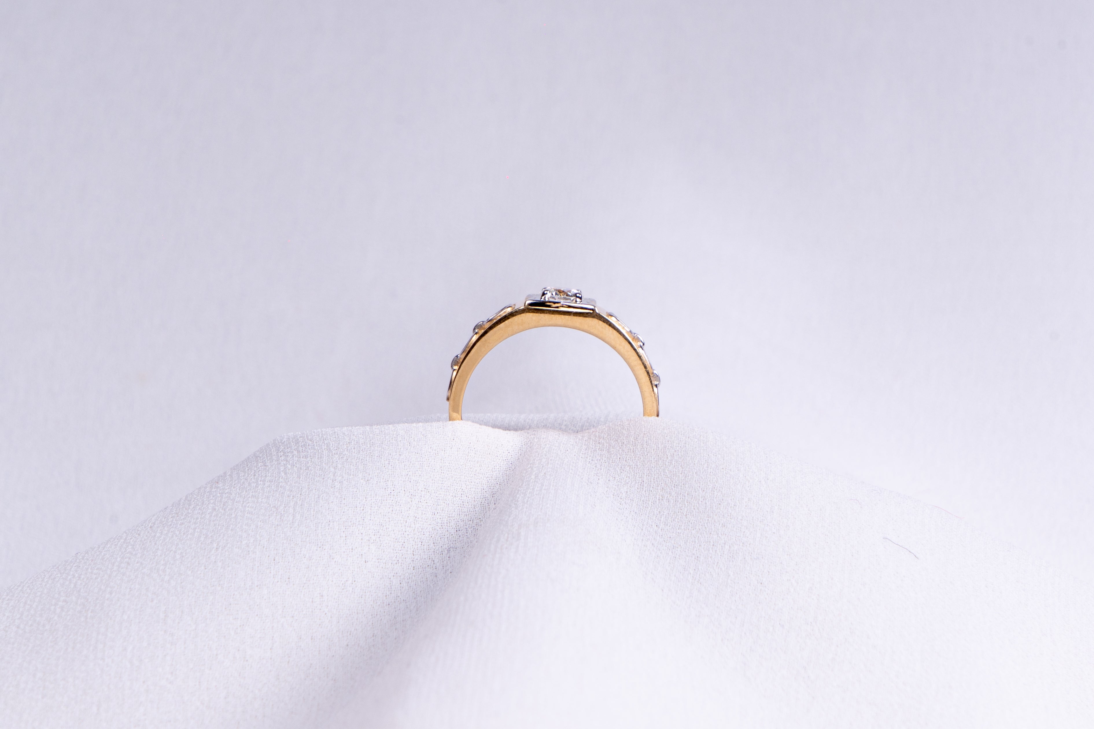 Sovereign Link Solitaire Ring