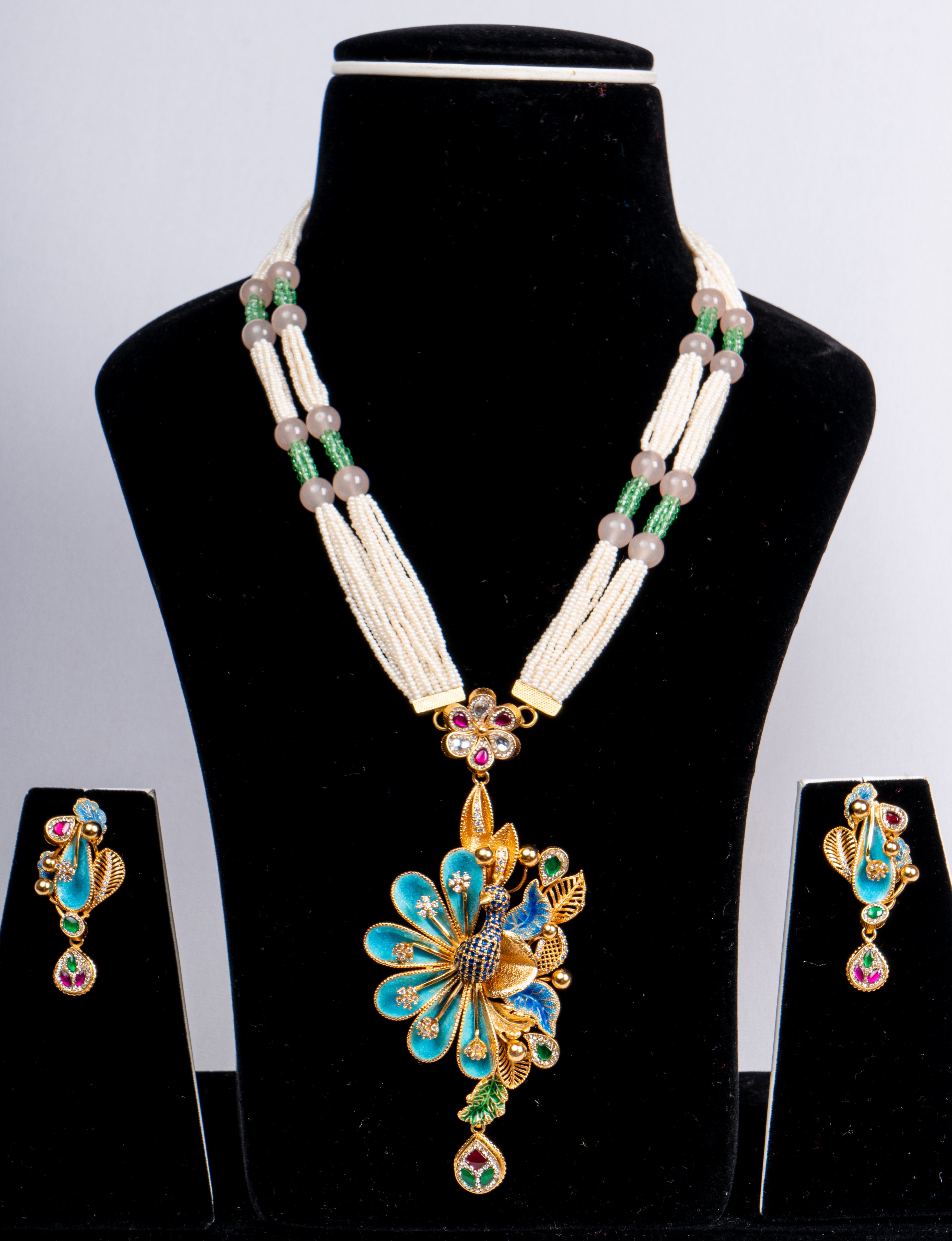 Mayura Heritage Pearl Pendant Necklace Set