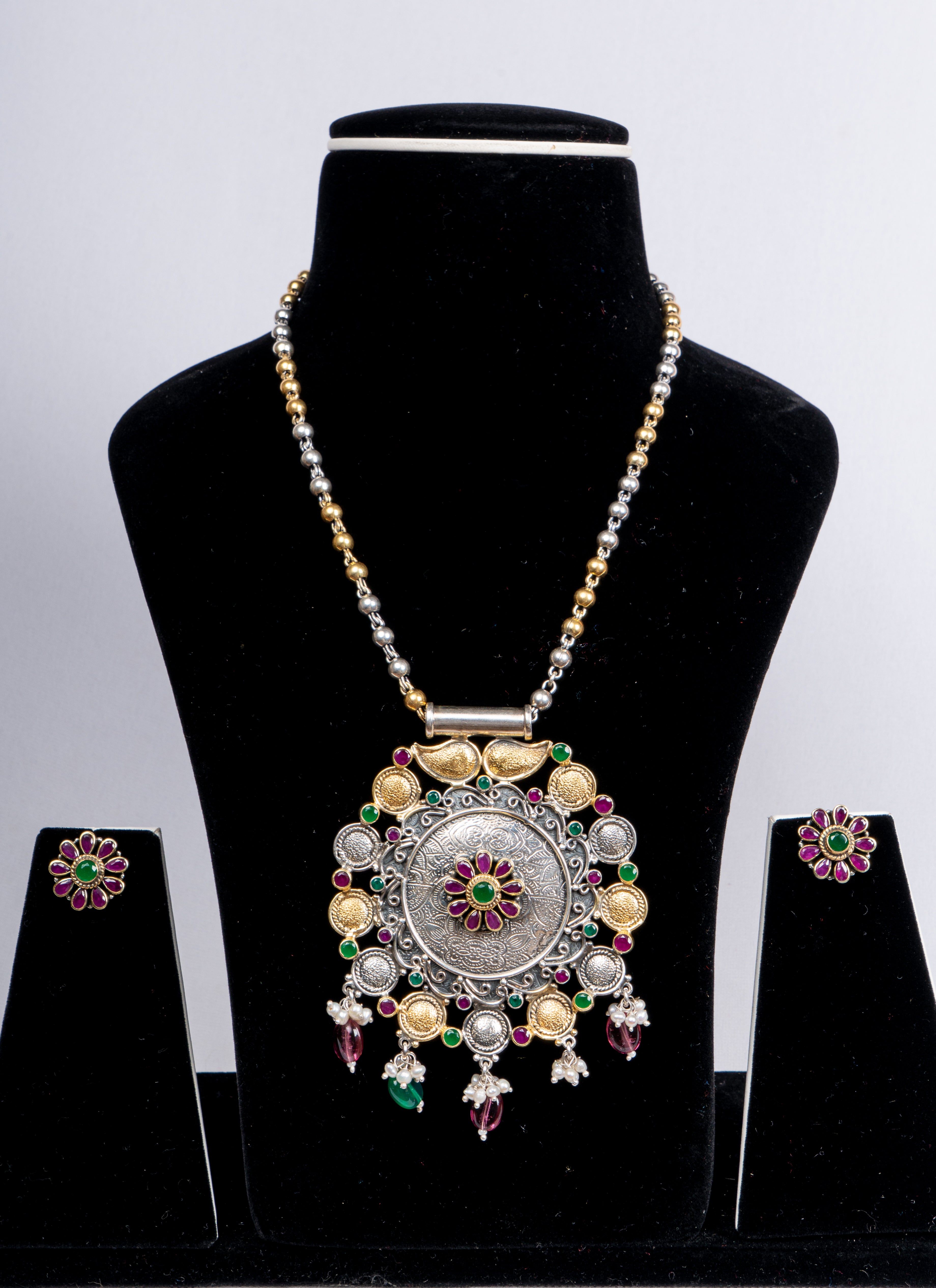 Roselle Bloom Oxidized Pendant Necklace Set